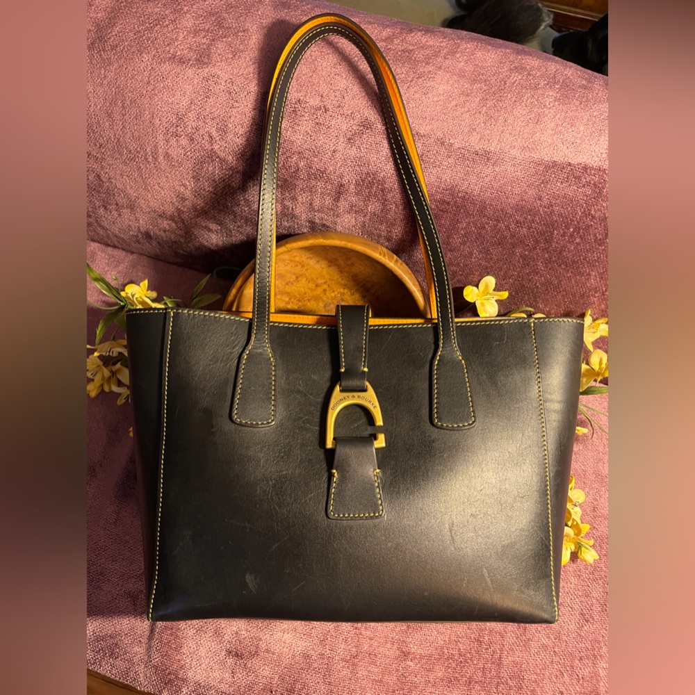 Dooney & Bourke Florentine Small Shannon Tote - black leather
